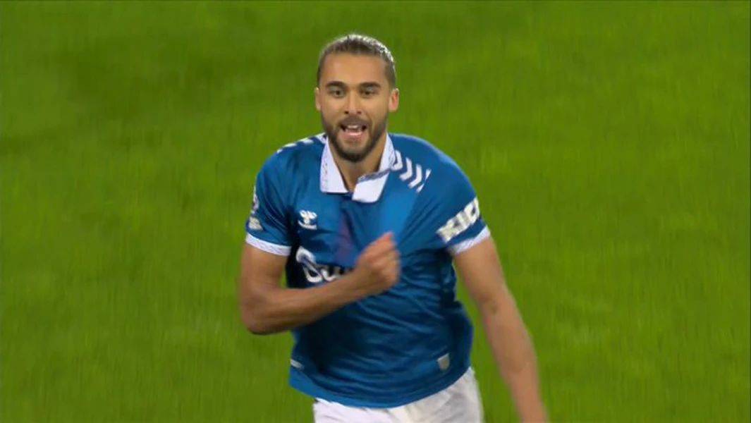 免费空霸表态乐意加盟曼联！拉爵尚未展开谈判，两大障碍制约转会