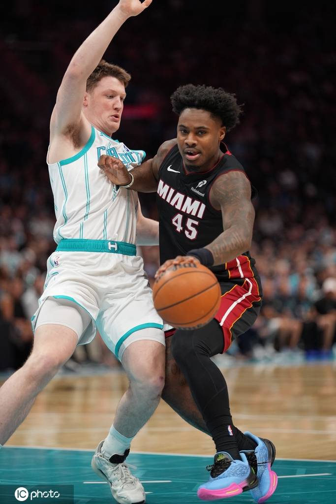 就你叫三分王?克努佩尔半场三分5中0 欢迎来真正的NBA